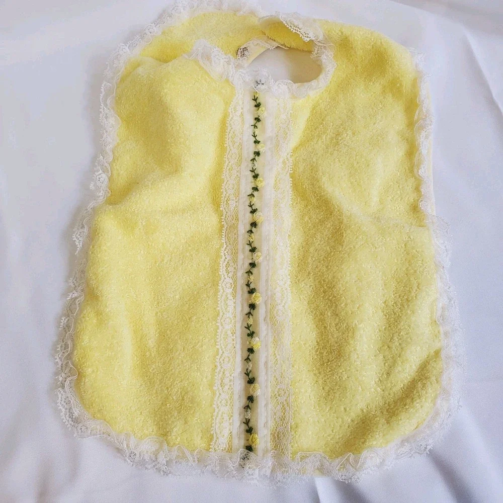 VTG Baby Bib 100% Cotton Made in USA Lace Trim White Pink Roses Alexis Farm Doll